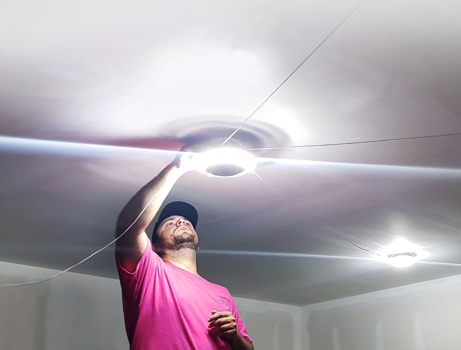 Comment installer des lumières LED dans mon garage? - STKR